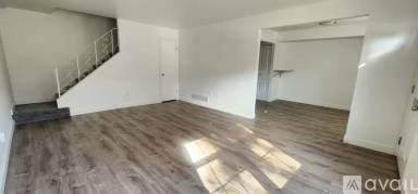 Main picture of 2073 Harbour Dr