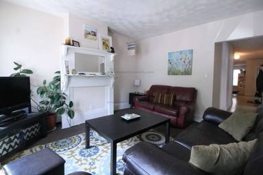 Main picture of 585 Washington St