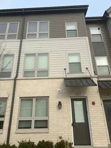 Main picture of 4822-4840 157 St