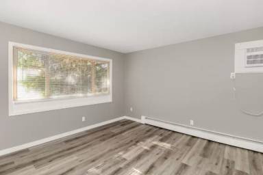 Main picture of 6061 2nd St NE
