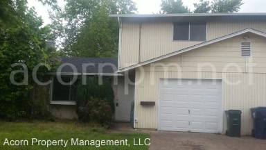 Main picture of 824 N Cloverleaf Loop