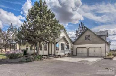 Main picture of 4900 SW Wickiup Ave