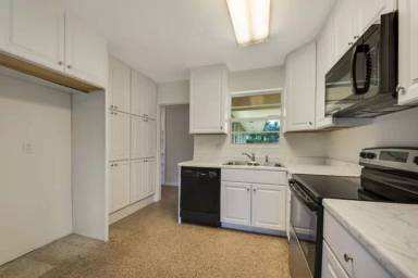 Main picture of 2022 Collier Ave