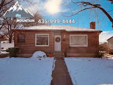 Main picture of 1368 Davis Ave