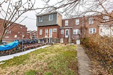Main picture of 216 S Broom St