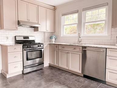 Main picture of 61 Lexington Pkwy