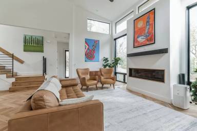 Main picture of 2703 Carriage House Ln
