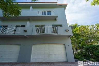 Main picture of 2953 Virginia St