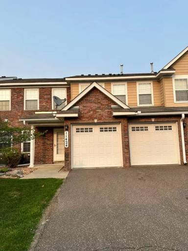 Main picture of 11424 Town Center Dr NE
