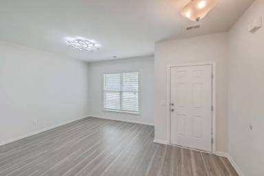 Main picture of 230 Shadybrook Dr