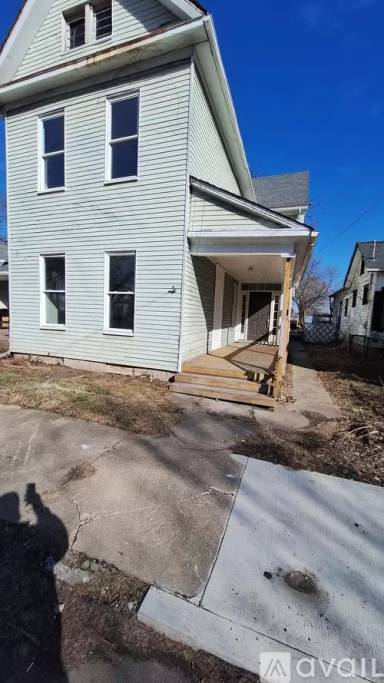 Main picture of 530 Corwin St