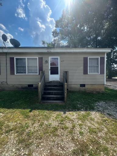 Main picture of 421 Cokesbury St