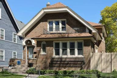 Main picture of 1818 E Newberry Blvd