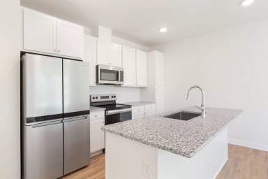 Main picture of 402 McDonough Blvd SE