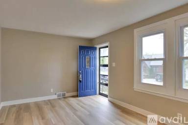 Main picture of 830 S 50th St