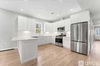 Main picture of 23 Dewolf St