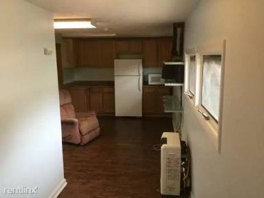 Main picture of 61 Pleasant St