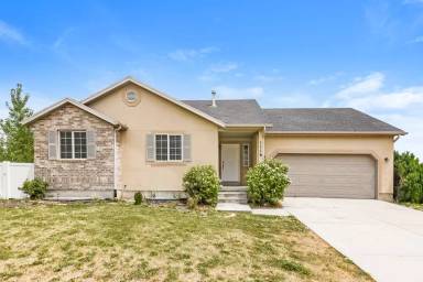 Main picture of 1116 N Mustang Ln