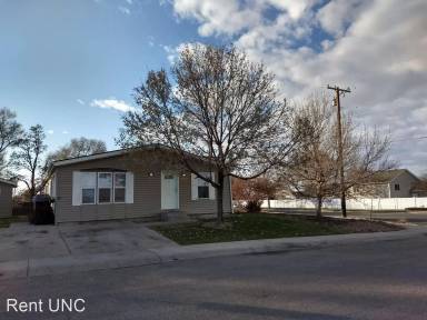 Main picture of 2990 W C St