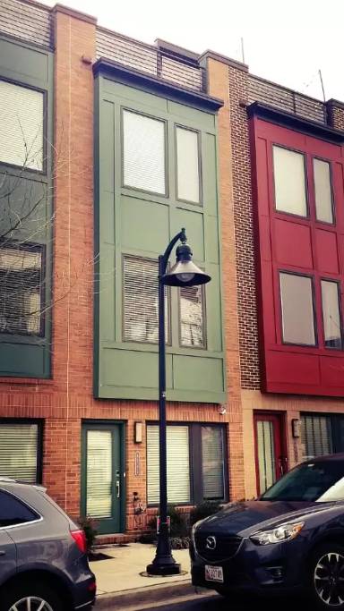Main picture of 4555 Longfellow St