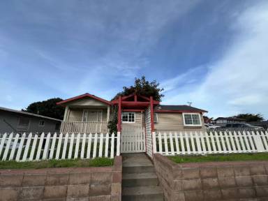 Main picture of 1365 La Salle Ave