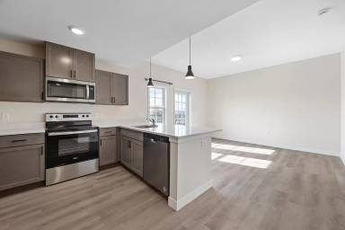 Main picture of 700 Mustang Ln