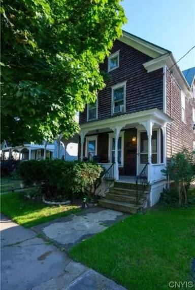 Main picture of 621 William St