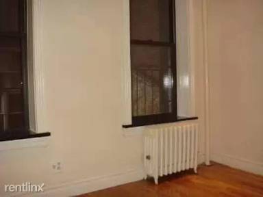 Main picture of 208 1st Ave