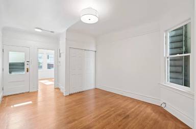 Main picture of 1678 Grove St
