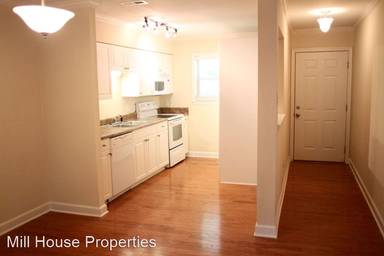 Main picture of 1513 E Franklin St