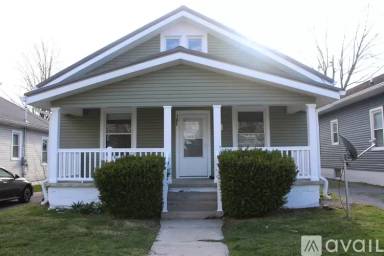 Main picture of 108 S Alta Ave
