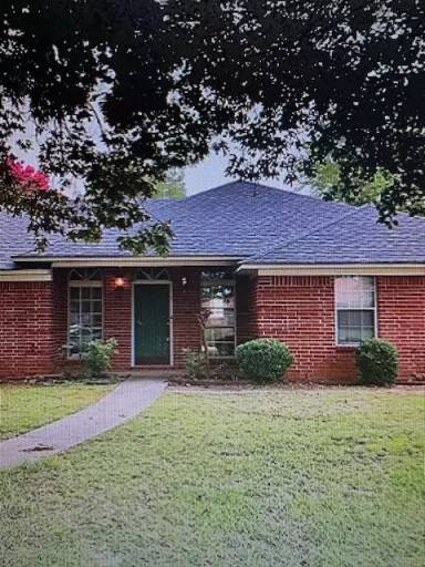 Main picture of 2 Jeffery Cir