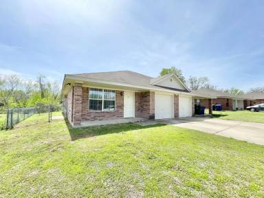 Main picture of 311 Janelle Dr