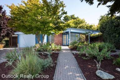 Main picture of 2416 Laura Ln