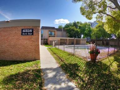 Main picture of 6328 Barrie Rd