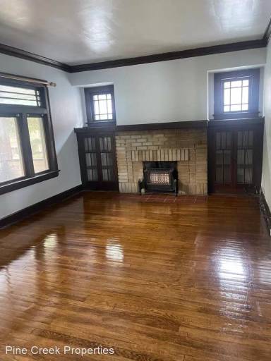 Main picture of 3199 W 112th St
