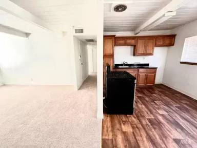 Main picture of 1012 Johnson St