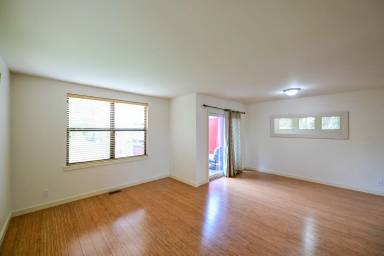 Main picture of 11 Herrold Ave