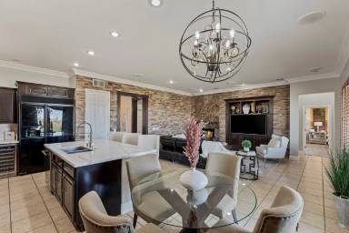 Main picture of 7 Braelinn Dr