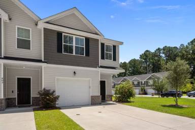 Main picture of 495 Governor Treutlen Cir