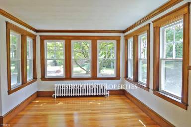 Main picture of 125 Langdon St
