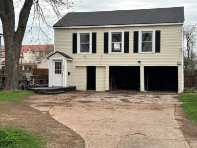 Main picture of 290 Leo Ave