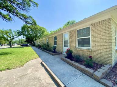 Main picture of 5323 E Harry St