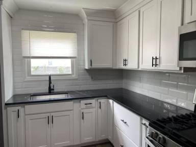 Main picture of 583 Clinton St