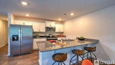 Main picture of Oakmont Valley Trl