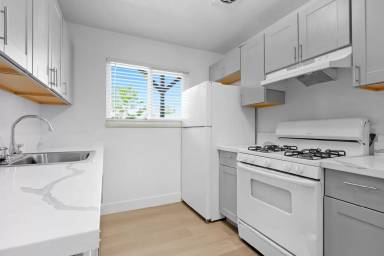 Main picture of 3142 Edison Ave