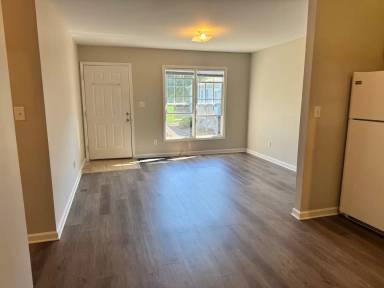 Main picture of 310 Hill St