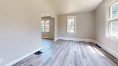 Main picture of 753 Johnston St