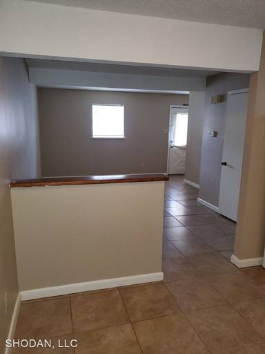 Main picture of 131 Commercial Dr