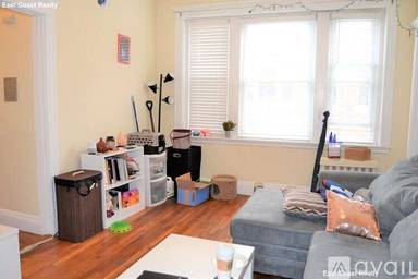 Main picture of 236 Kelton St